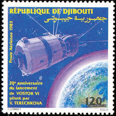 le timbre 7637  DJI 1